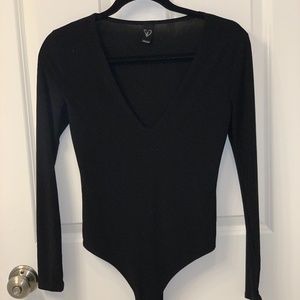 Windsor deep scoop neck 3/4 sleeve bodysuit size S